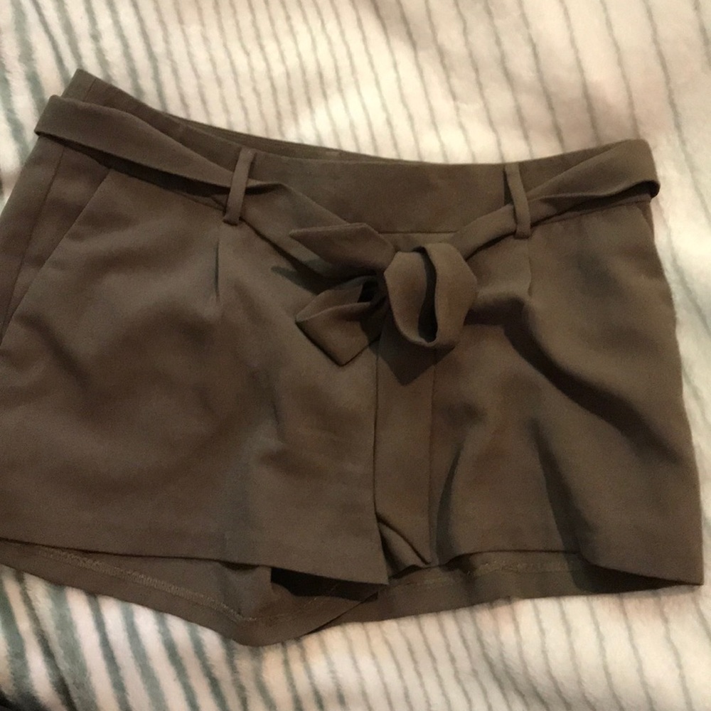 Military green express shorts